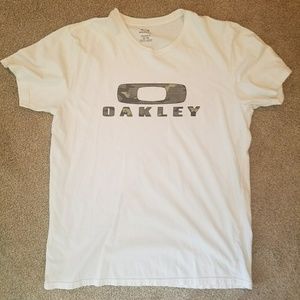 Oakley tshirt